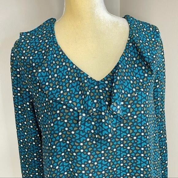Van Heusen Women’s Top Blouse Size M Ruffle Neck Green 3/4 Sleeves - Picture 10 of 16